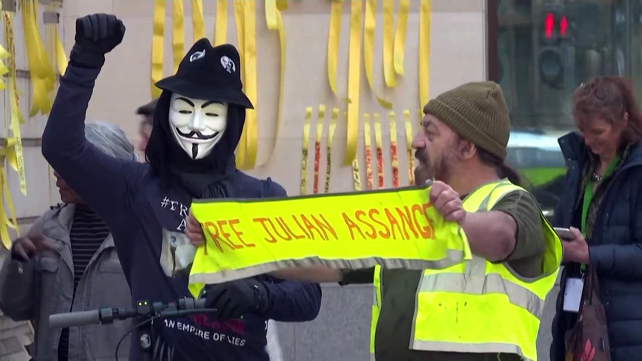 Assange supporters gather in front of court ordering his extradition to US