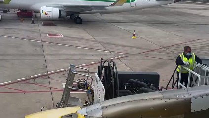 A destination de Dakar, un avion s'arrête d'urgence pour faire le plein de kérosène