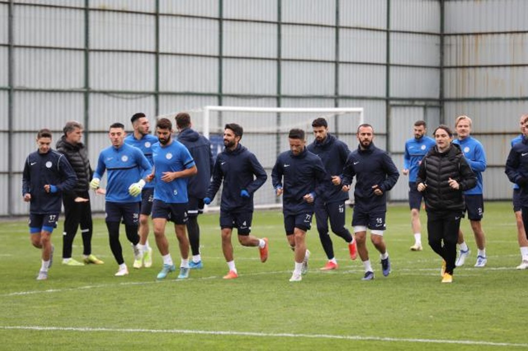 Çaykur Rizespor Teknik Direktörü Bülent Korkmaz, Fenerbahçe maçını değerlendirdi