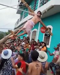 Pauvre Jesus, sa doublure passe un mauvais moment