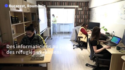 En Roumanie, de jeunes informaticiens au service des Ukrainiens