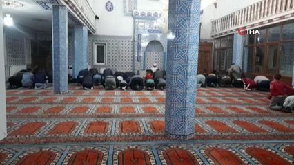 İkram dolabı sayesinde çocuklar camiye koşarak geliyor