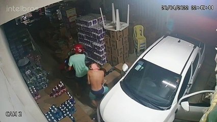 Trio armado invade residência de vereador na cidade de Sousa e subtrae moto do parlamentar