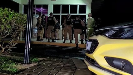Operação AIFU é realizada na noite desta sexta-feira (22); menores de idade foram apreendidos