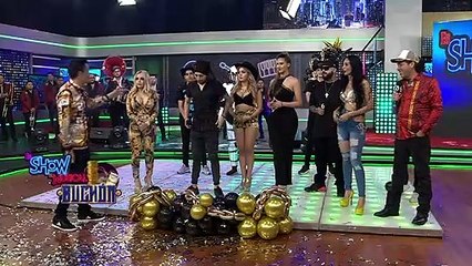 Dejan en poca ropa a ex meserito de 'Acábatelo'