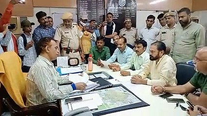Pani ki Peer: पानी के लिए मच रही त्राहि-त्राहि,आए दिन धरना प्रदर्शन, अधिकारी समझें आमजन की पीड़ा