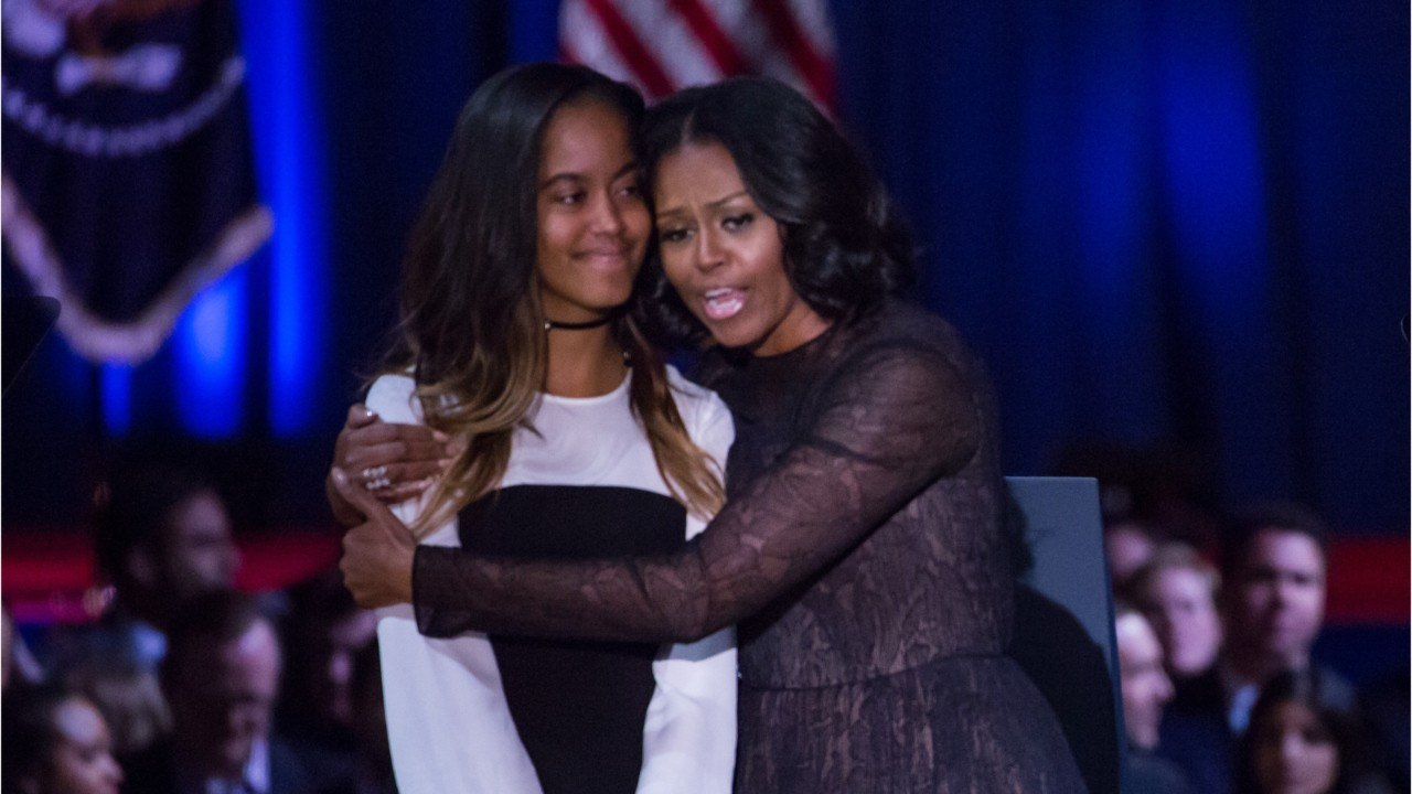 VOICI : Michelle Obama : ses rares confidences sur ses filles qui «ramènent des hommes à la maison"