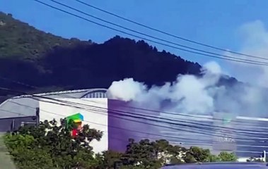 Fumaça se espalha pela SC-401 após problema em exaustor de shopping