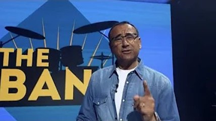 Il presentatore annuncia il colpo di scena Le band porteranno in gara un pezzo inedito Manca semp