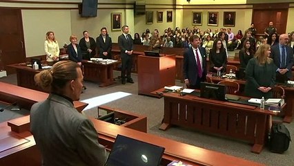 Em depoimento, Johnny Depp narra episódios de violência da ex-esposa