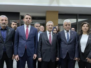 Bakanlar Soylu ve Kurum İzmirli depremzedelerin taleplerini dinledi