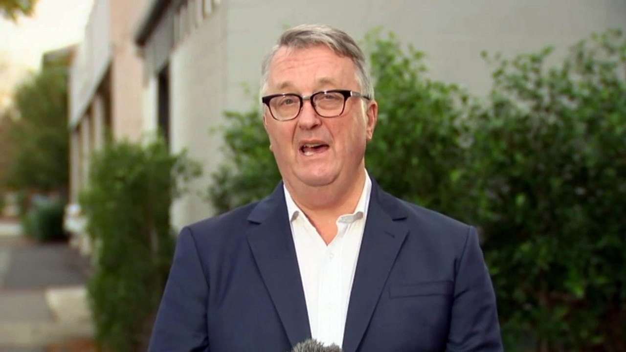 Victoria to scrap close contact iso rules on the weekend