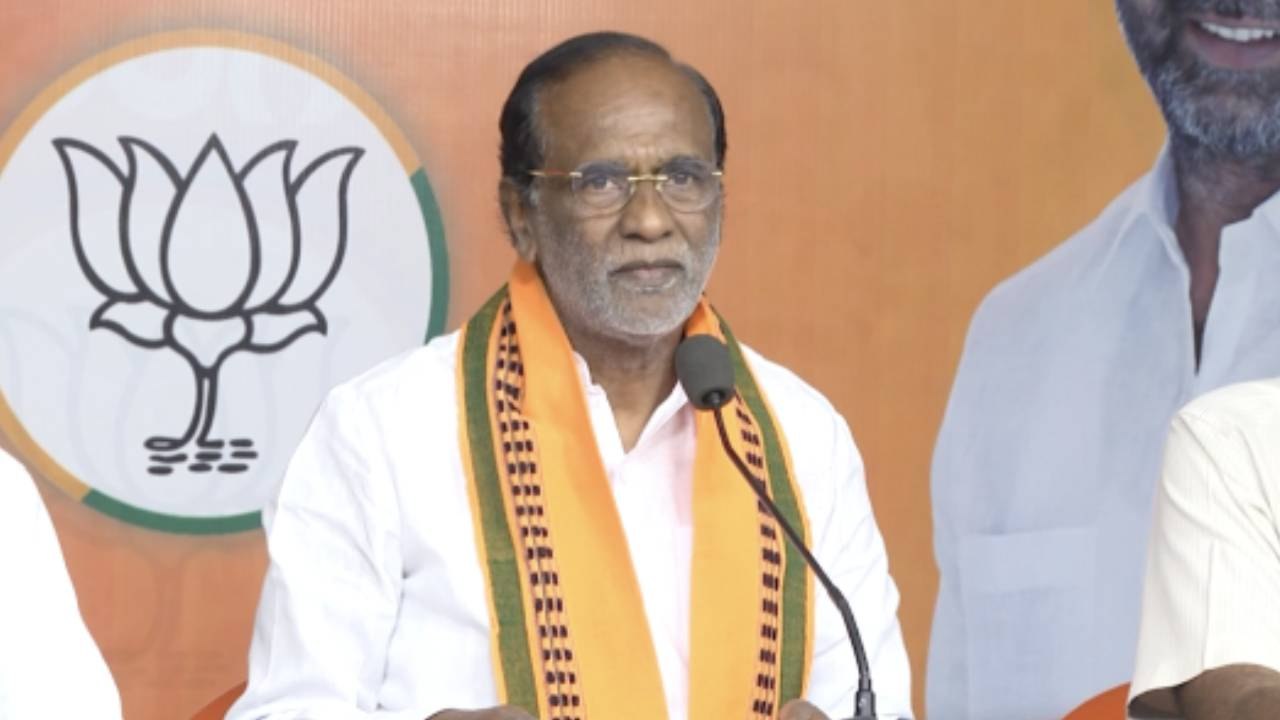 Telangana: Bandi Sanjay Padayatra విషయంలో TRS పై Dr. K Laxman ఫైర్   | Oneindia Telugu