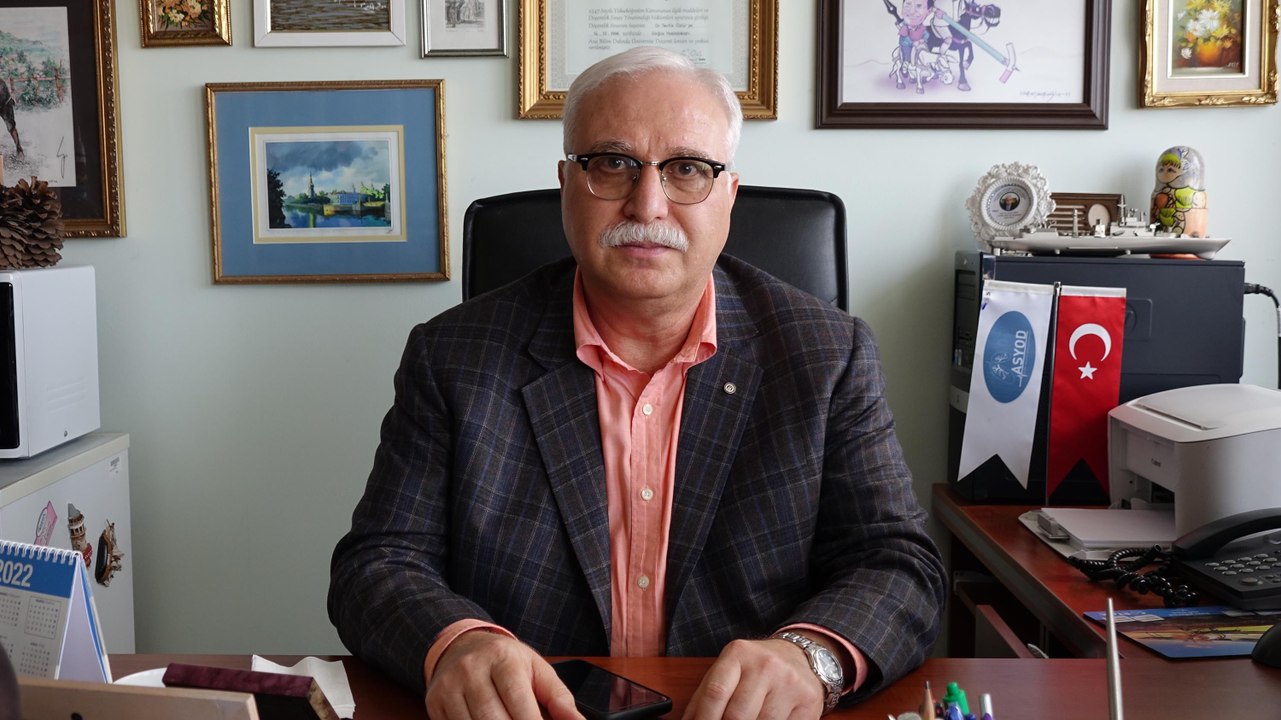 Bilim Kurulu Üyesi Özlü: Corona virüsten ders alınmalı, grip olan da maske takmalı