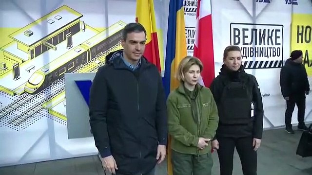 El presidente del Gobierno, Pedro Sánchez, visita al máximo responsable ucraniano, Volodímir Zelenski