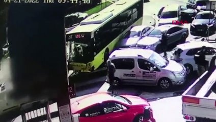 İETT otobüsü 7 araca çarptı