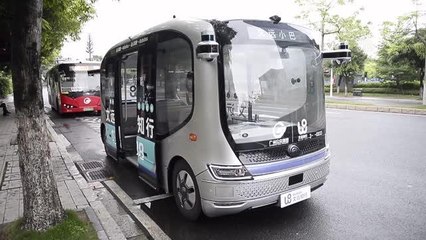 Guangzhou'da sürücüsüz otobüs sefere başladı