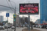 Ukrayna'yı açıkça işgal eden Rusya, Moskova'yı sözde Ermeni soykırımını kınayan bilboardlarla donattı