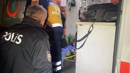 LİBYALI TURİSTİ BIÇAKLAYIP, ÇANTASINI GASBEDEREK KAÇTI