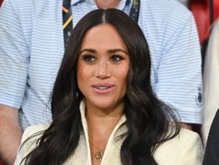 Beim Malen der Ukraine-Flagge: Herzogin Meghan macht peinlichen Fehler