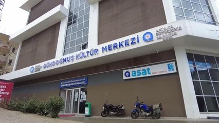 İleri yaştakilere "akıllı telefon kullanma" kursu