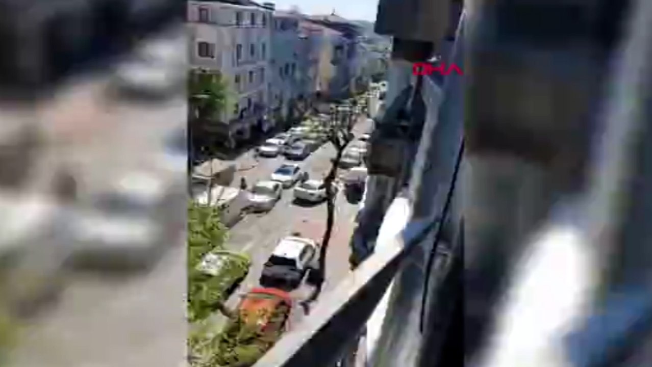 Fatih'te yol verme tartışmasında yumruk yumruğa kavga