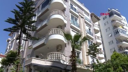 EMEKLİ İNGİLİZCE ÖĞRETMENİ EVİNDE ÖLÜ BULUNDU