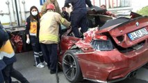 Son dakika: Başakşehir'de lüks otomobil tıra ok gibi saplandı: 1 ölü, 1 ağır yaralı