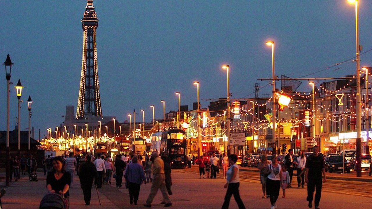 Blackpool Gazette news update: Grandma waited 30 hours on a drip in A&E waiting for a bed