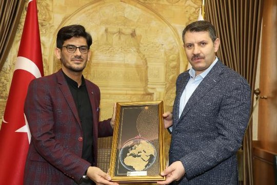 SUUDİ ARABİSTAN'DAKİ YARIŞMADA BİRİNCİ OLAN İMAM TARİF EDİLEMEZ BİR DUYGU