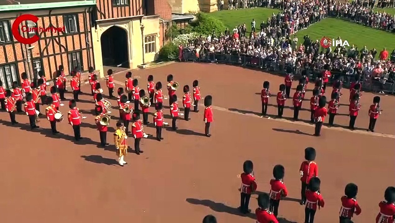 Kraliçe Elizabeth'in 96'ncı yaşı 91 pare top atışıyla kutlandı