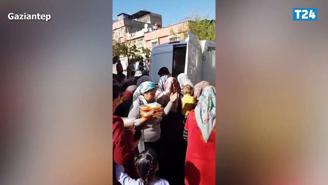 Gaziantep Büyükşehir Belediyesi'nin erzak dağıtımında kargaşa