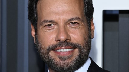 VOICI : Laurent Lafitte métamorphosé : découvrez son premier cliché dans la peau de Bernard Tapie