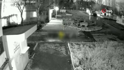Ukraynalı sivillerin Rus bombardımanından kaçtığı anlar görüntülendi