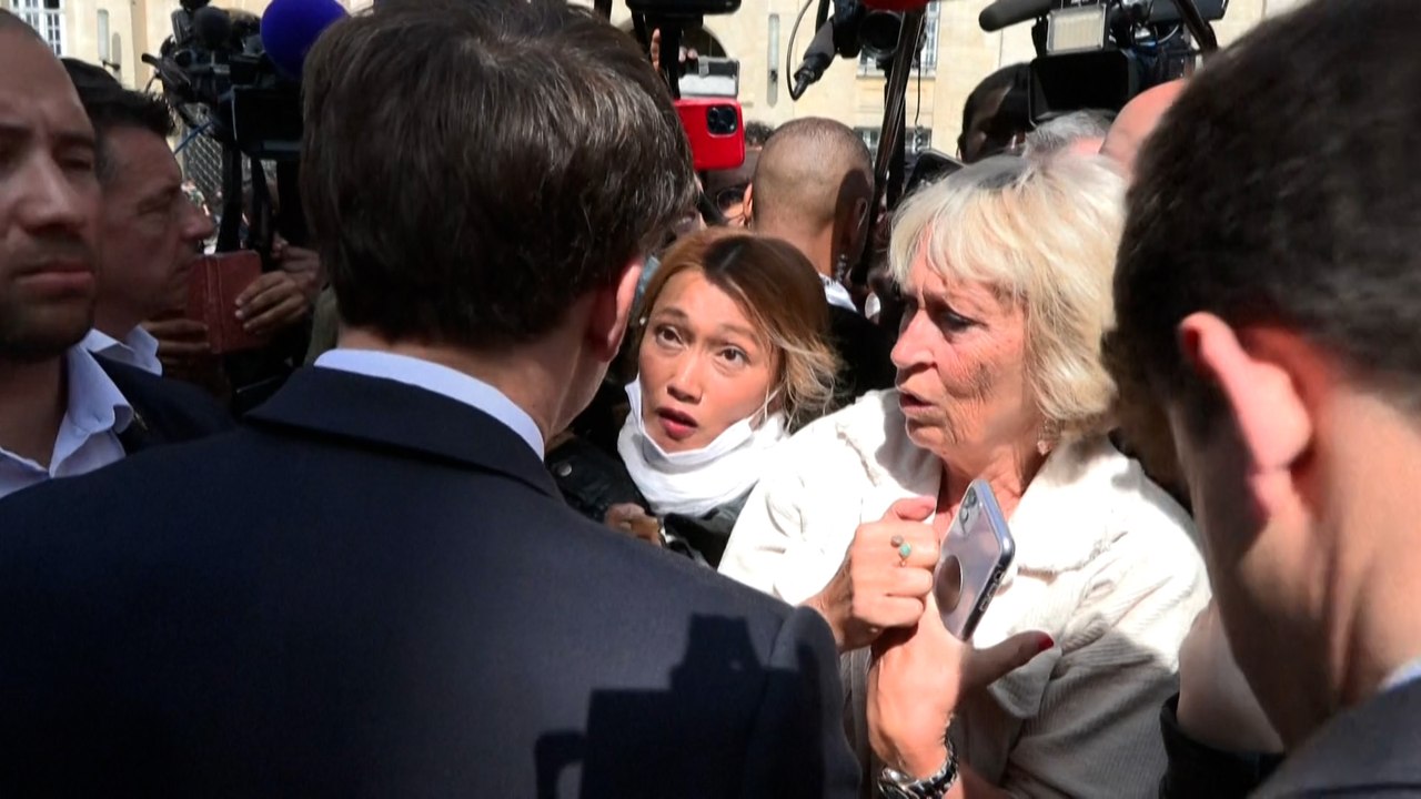 «Un peu de modestie» : Emmanuel Macron interpellé par une électrice à Saint-Denis