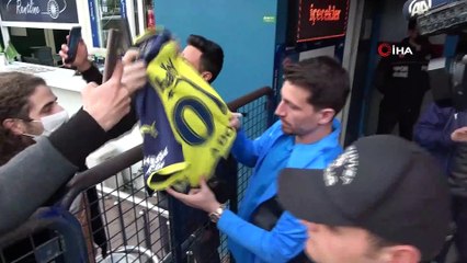 Fenerbahçe, Trabzon’da çiçeklerle karşılandı