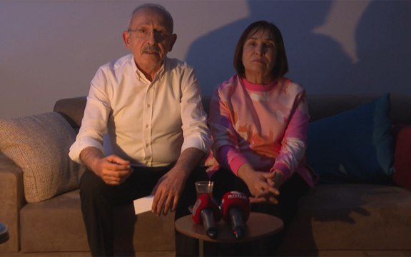 Evinin elektriği kesilen Kılıçdaroğlu karanlıkta açıklama yaptı: Büyük bir toplumsal sarsıntının ortasındayız