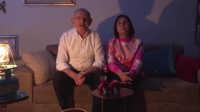 Kılıçdaroğlu, Elektriği Kesilen Evinde Lüks Lambası Işığında Konuştu: Bu Bir Direniş, Sizin Hakkınızı Arama Mücadelesi