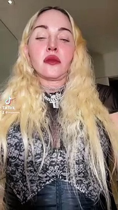 Madonna en tanga