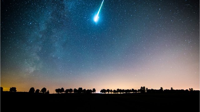 Ovni ou météorite : quelle est l'origine de la boule verte aperçue dans le ciel français ?