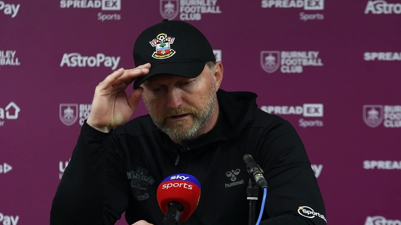 Burnley 2, Southampton 0 |  Ralph Hasenhüttl congratulates Burnley