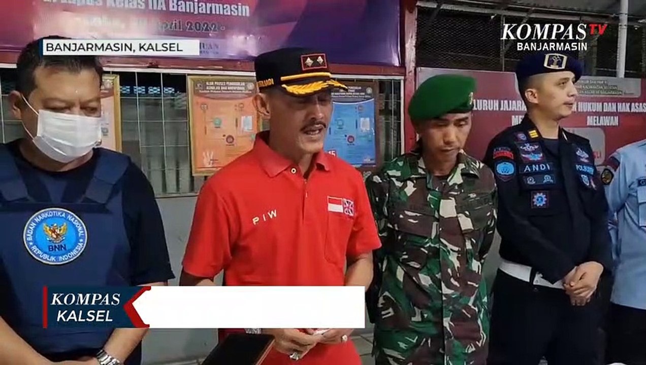 Razia Benda Terlarang di Lapas Banjarmasin, Petugas Temukan Handphone dan Sajam Rakitan