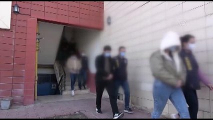 Dolandırıcılık yaptıkları iddiasıyla 5 şüpheli yakalandı