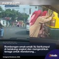 Ras Terkuat di Bumi, Viral Emak-emak Dorong Angkot di Jalan, Warganet: Gak Ada Akhlak Sopirnya