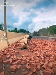 Hành động đẹp của Cảnh sát giao thông