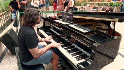 Perfect Ed Sheeran (Piano Shopping Mall)