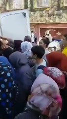 Altın değil, sadece bir şişe içecek dağıttılar... İzdiham yaşandı!