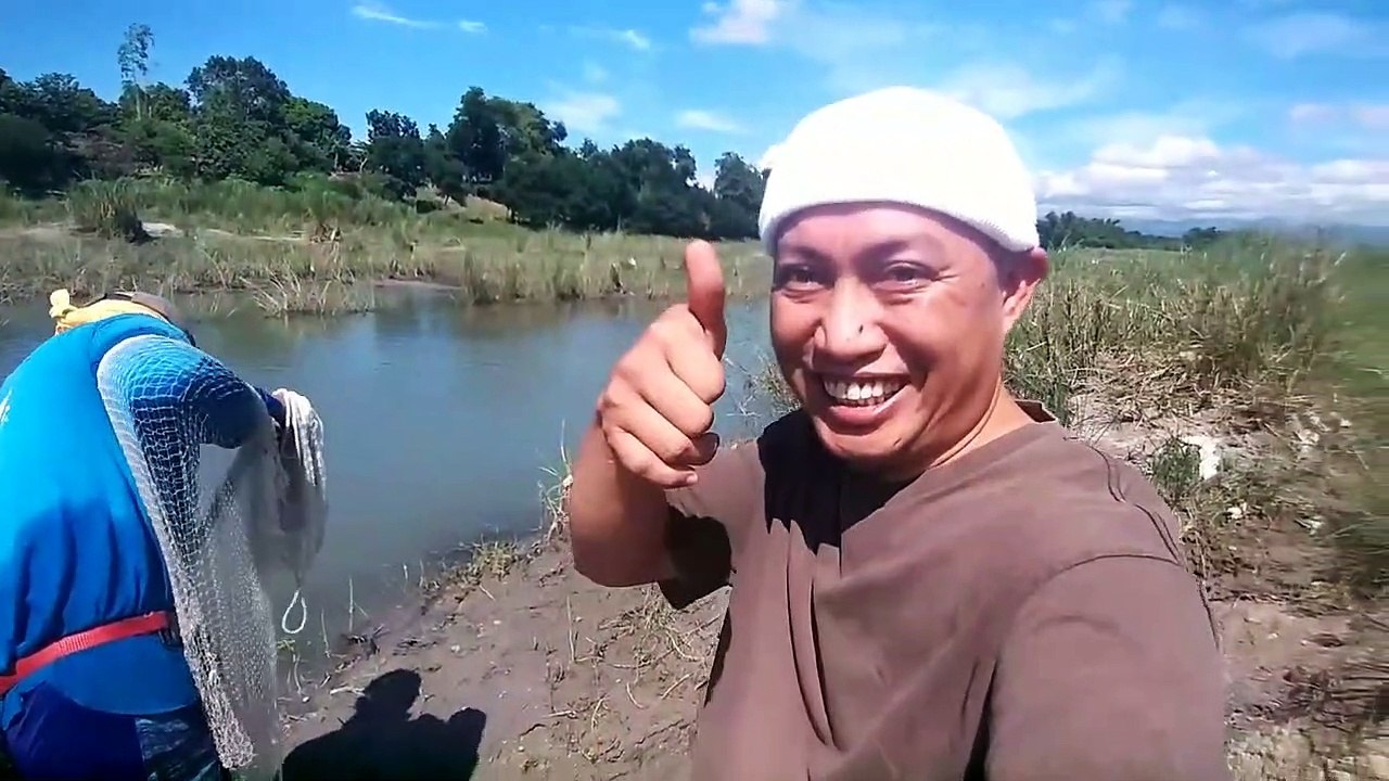 CATCHING FISH USING FISHNET - KA-TROPA VLOG