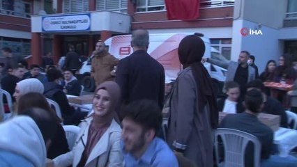 Télécharger la video: Sultangazi Belediyesi üniversiteye hazırlanan gençleri ağırladı