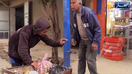 غليزان: جمع الخبز اليابس.. مهنة الشاب أبو بكر للإسترزاق وإعانة عائلته في الشهر الفضيل